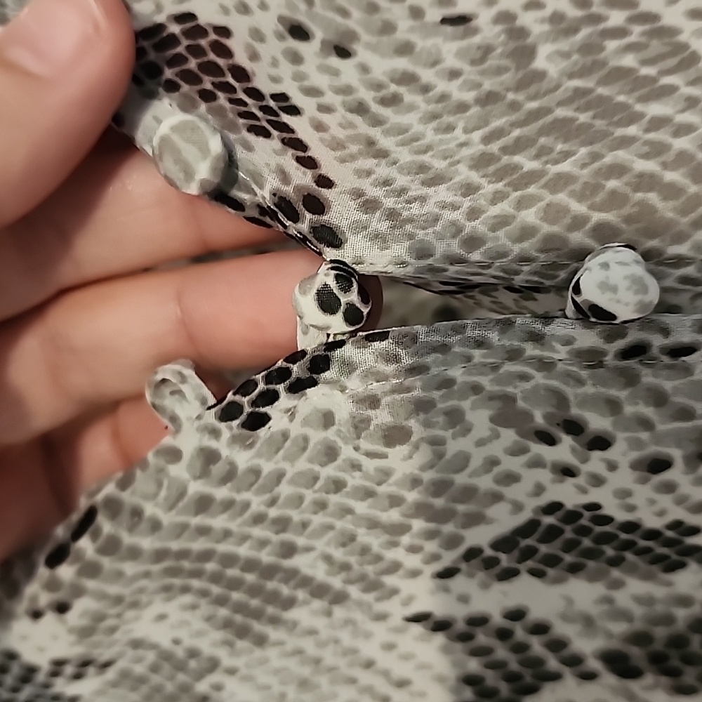 Express Button Down Blouse - Picture 3 of 5